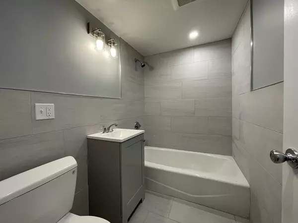 Watertown, MA 02472,24 Patten St #2-2