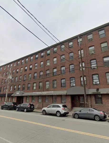 80 Foster St #307, Peabody, MA 01960