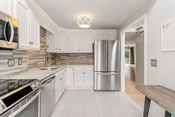 Pembroke, MA 02359,33 Barker Square Dr #33