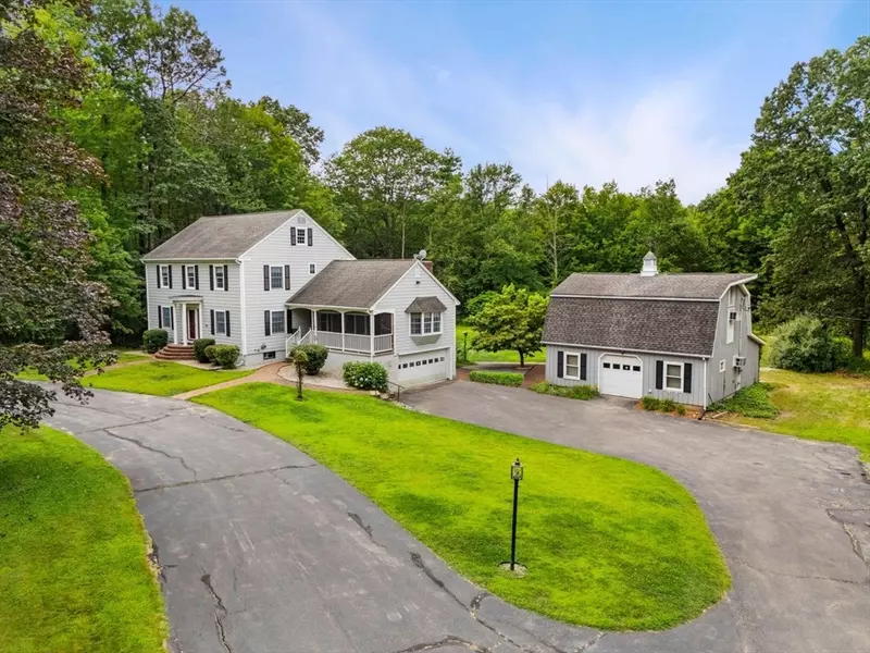48 West St, Pepperell, MA 01463