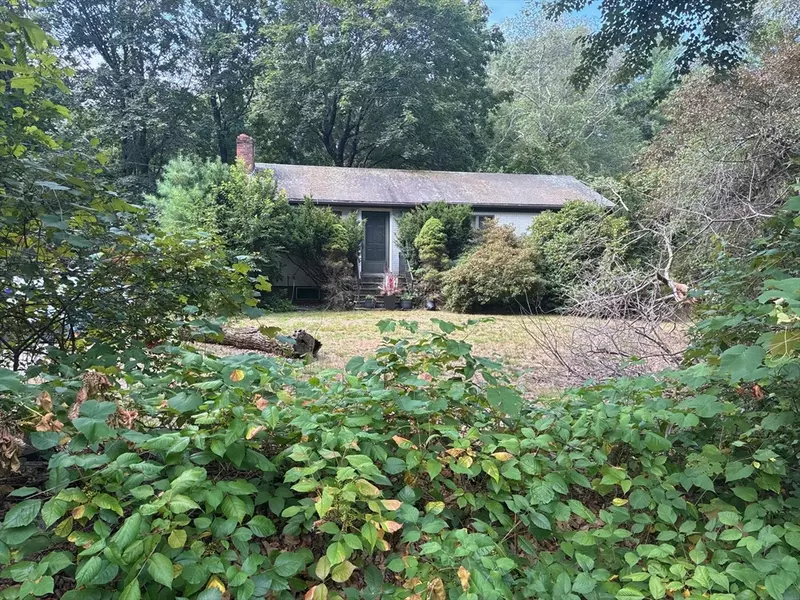 62 Carlisle Rd, Bedford, MA 01730