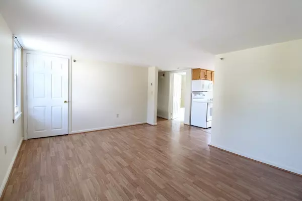 Tyngsborough, MA 01879,36 Kendall Road #4