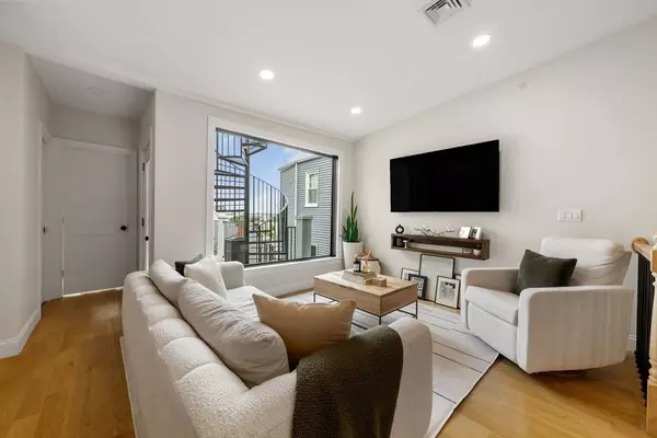 Boston, MA 02129,391 Bunker Hill Street #3
