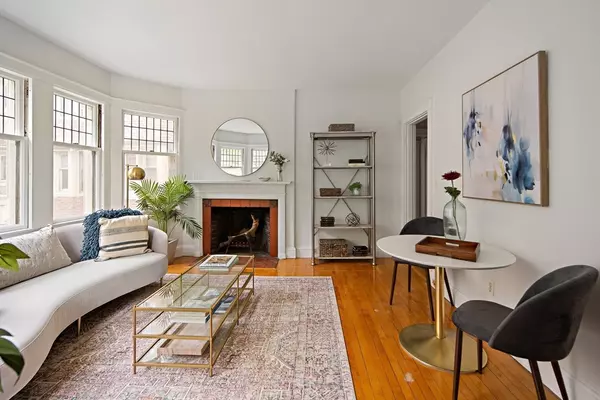 Cambridge, MA 02138,10 Dana St #202