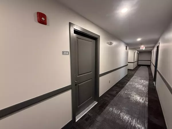 Dracut, MA 01826,251 Sladen Street #204