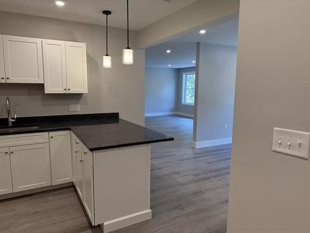 Dracut, MA 01826,251 Sladen Street #204