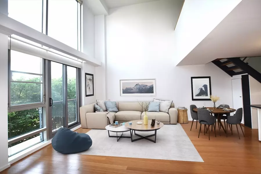 1 Earhart St #320, Cambridge, MA 02141