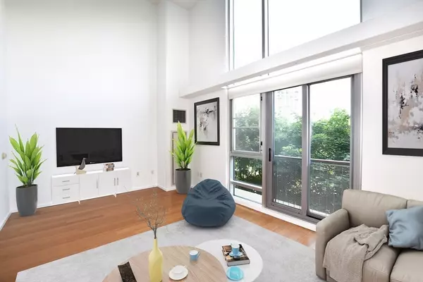 Cambridge, MA 02141,1 Earhart St #320