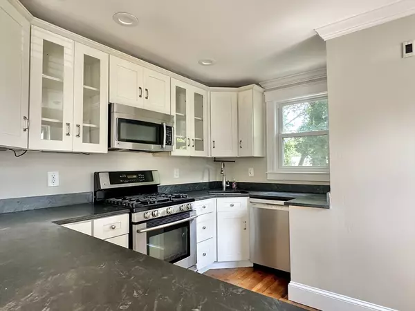 8A Mellon Rd, Wellesley, MA 02482