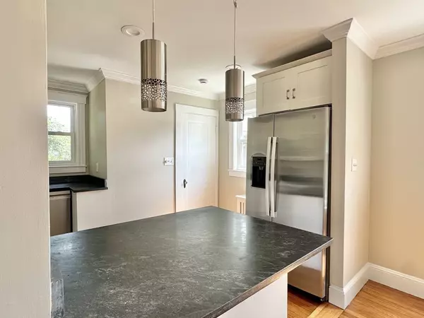 Wellesley, MA 02482,8A Mellon Rd