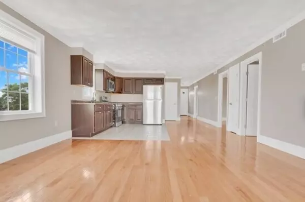 102 Pine #2, Fall River, MA 02777