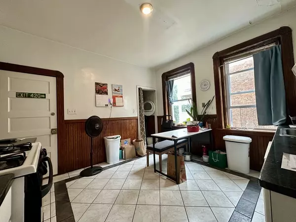 Boston, MA 02135,4 Litchfield St #2