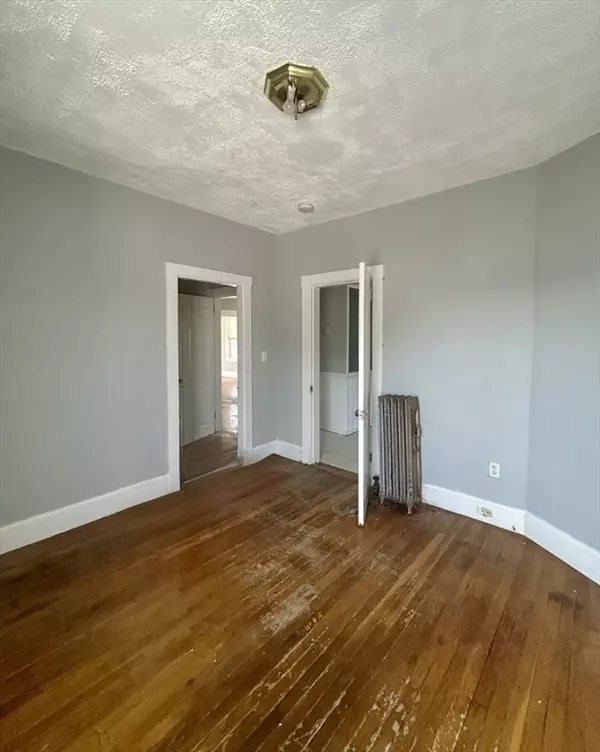 Brockton, MA 02302,92 Elliot St. #3