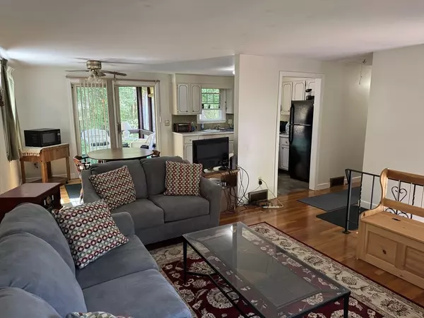 Norton, MA 02766,6 Kensington Road