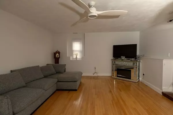 Saugus, MA 01906,1 Atkinson Drive #1