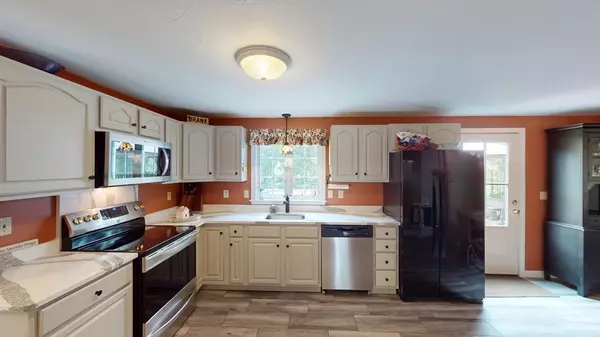 Rutland, MA 01543,11 Valley View Cir