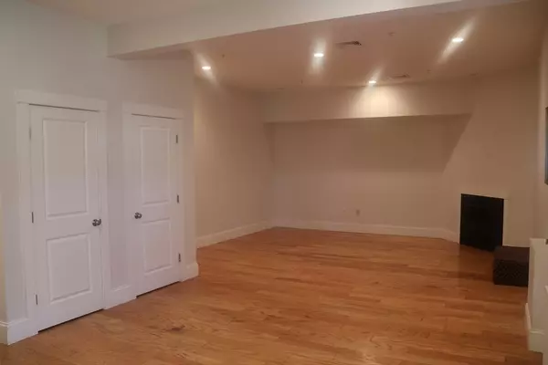 Pembroke, MA 02359,599 Washington St #7