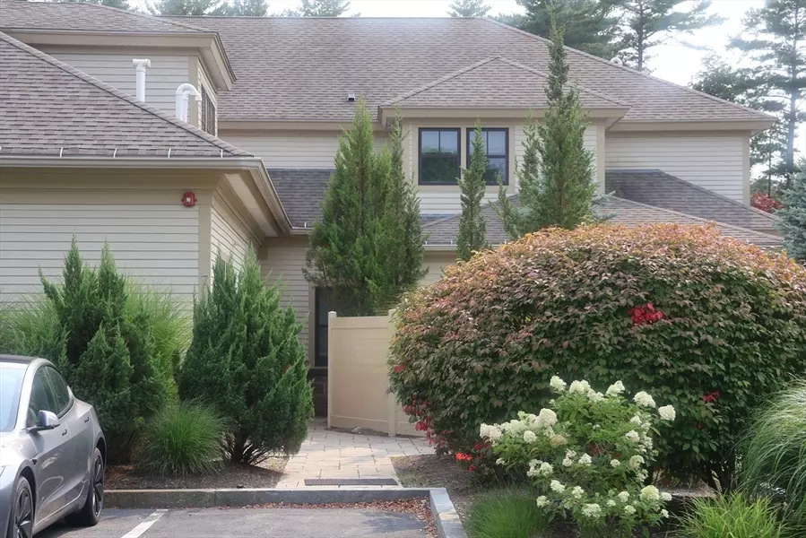 599 Washington St #7, Pembroke, MA 02359