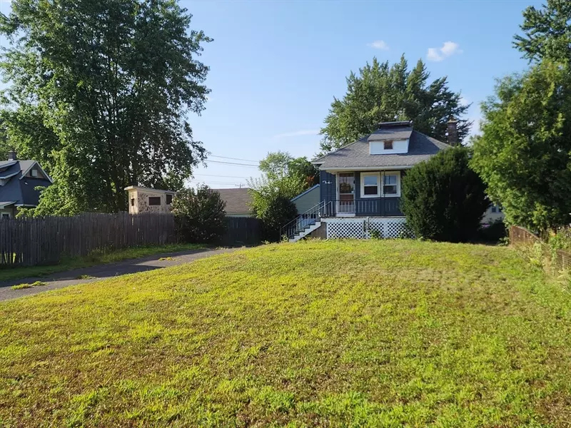 12 Stebbins Street, Chicopee, MA 01020
