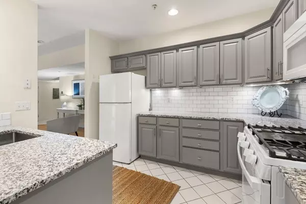Canton, MA 02021,121 Revere St #F
