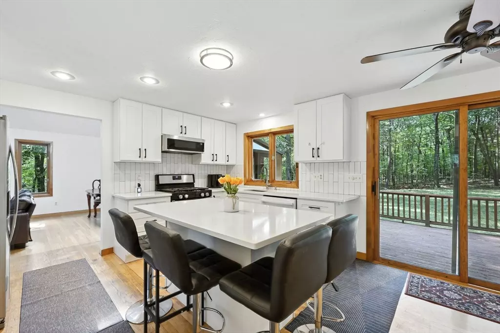 Hopkinton, MA 01748,9 Valleywood Rd
