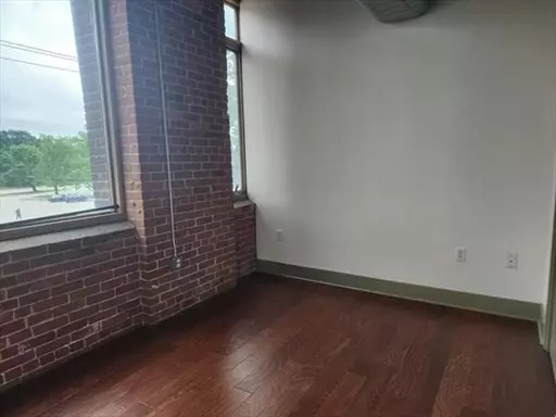 Brockton, MA 02302,146 Court  Street #204