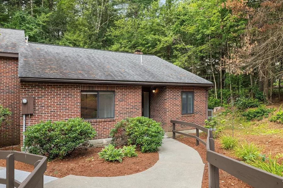 23 Highwood Dr #23, Franklin, MA 02038