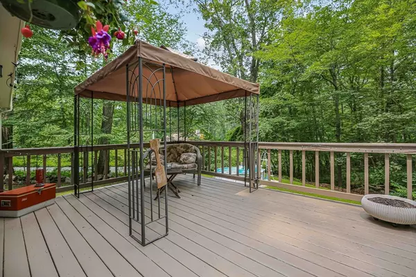 Sutton, MA 01590,32 Sibley Road