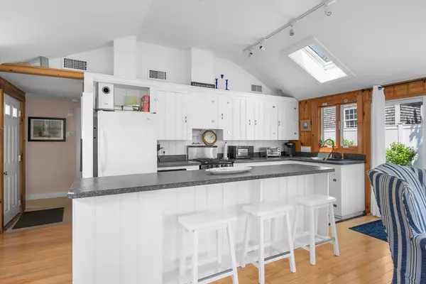 Harwich, MA 02646,5 Highland Lane
