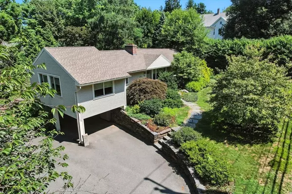 Amherst, MA 01002,313 Amity St