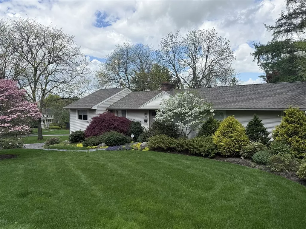 Amherst, MA 01002,313 Amity St