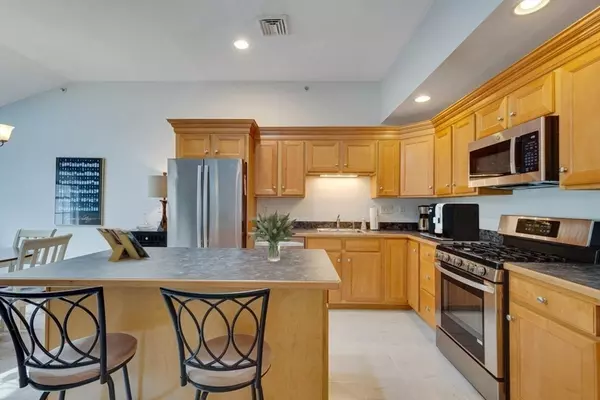 Clinton, MA 01510,611 Devenwood Way #611