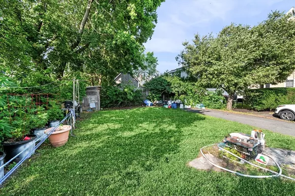 Marblehead, MA 01945,25 Pearl Street