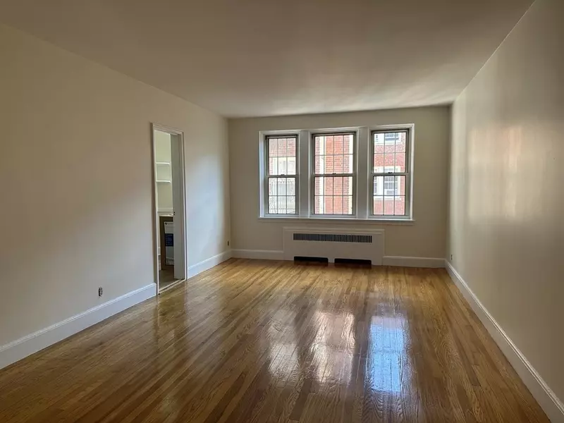 24 Concord Ave #110, Cambridge, MA 02138