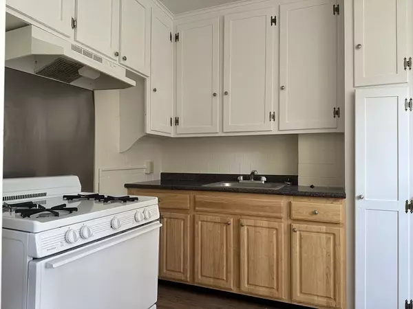 Cambridge, MA 02138,24 Concord Ave #110