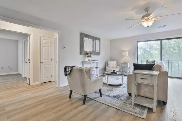 Chelmsford, MA 01824,181 Littleton Rd #213