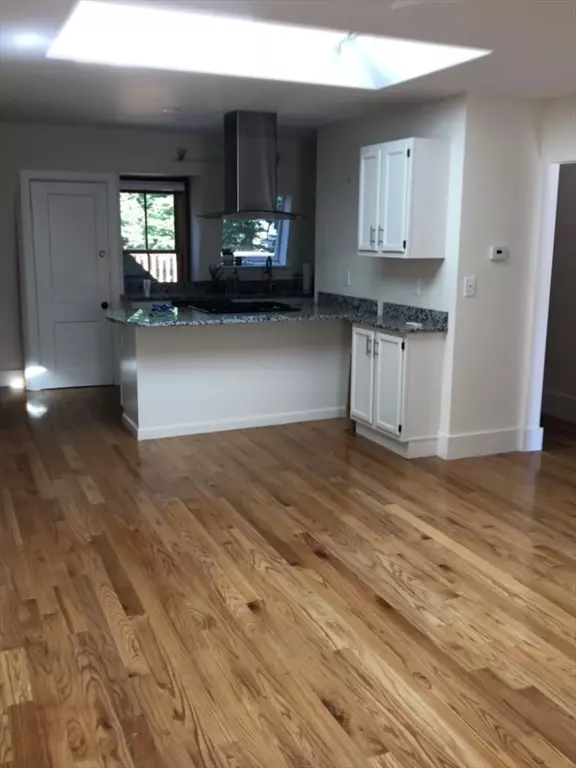 Boston, MA 02130,7 Everett Street #3