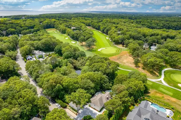 Mashpee, MA 02649,107 Greensward Rd