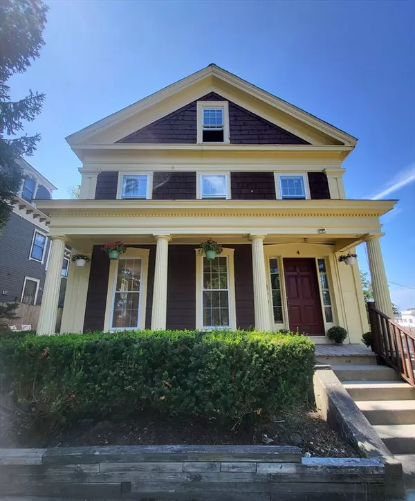 4 Crown St, Worcester, MA 01609