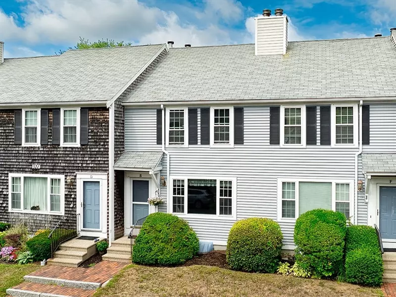 571 Carriage Shop Rd #E, Falmouth, MA 02536