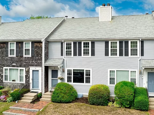 571 Carriage Shop Rd #E, Falmouth, MA 02536