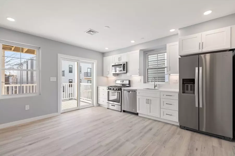 185 London #3, Boston, MA 02128