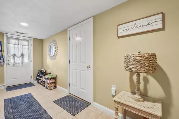 Reading, MA 01867,25 Pierce Street #25