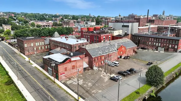 81-85 Sargeant St, Holyoke, MA 01040