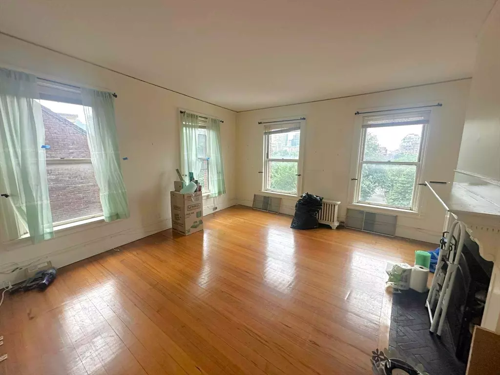 Boston, MA 02108,66 Beacon #50