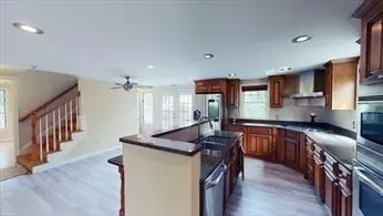 Watertown, MA 02472,8 Brandley #SF
