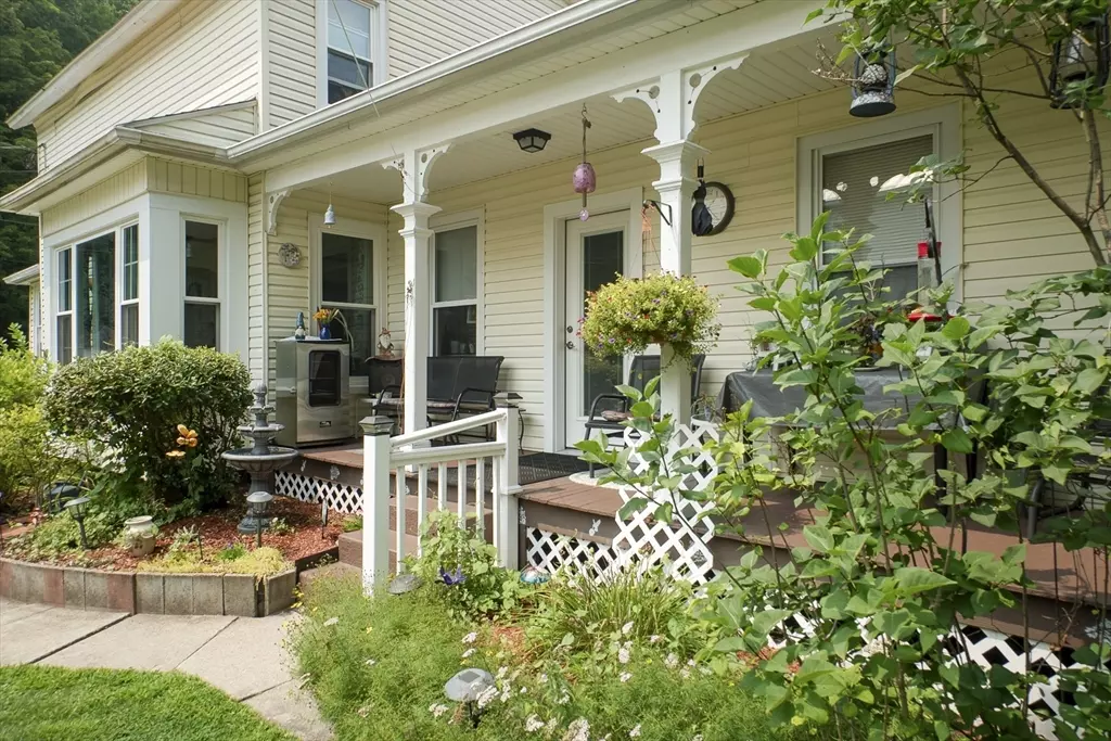 Montague, MA 01349,11 Crescent St