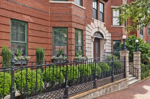 75 Clarendon St #505, Boston, MA 02116