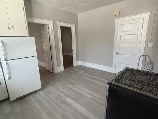 Springfield, MA 01151,28 Parker #2L