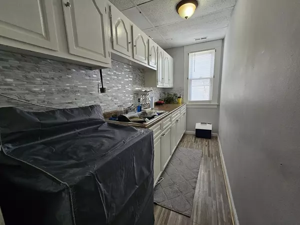 Worcester, MA 01604,105 Arthur St #1